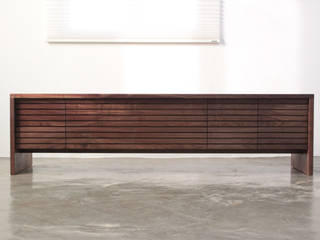 Stripe AV chest, The QUAD woodworks The QUAD woodworks Modern Living Room