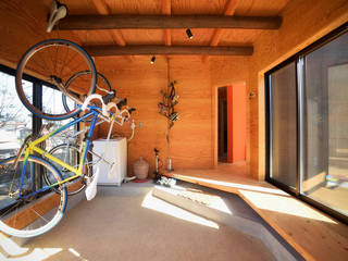 母の家, 長井建築設計室 長井建築設計室 Garajes de estilo minimalista