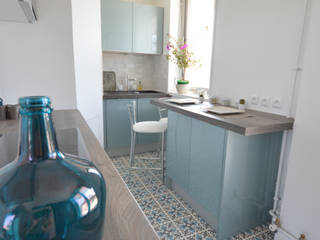 Cuisine bleu acier vintage carreaux de ciment, Parisdinterieur Parisdinterieur Scandinavian style kitchen