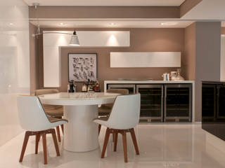 Apartamento Campo Belo, Consuelo Jorge Arquitetos Consuelo Jorge Arquitetos Salas de jantar modernas
