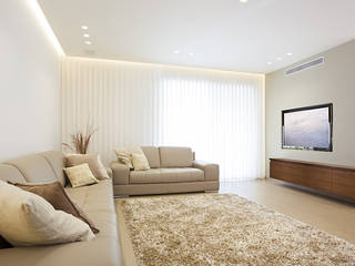 Calatrava, SOMHI CONSTRUCCIONES y OBRAS SOMHI CONSTRUCCIONES y OBRAS Classic style living room