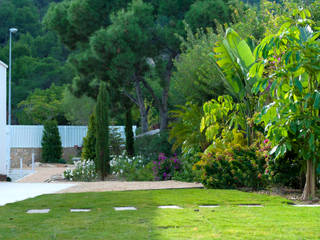 Jardín de matices en villa alicantina, David Jiménez. Arquitectura y paisaje David Jiménez. Arquitectura y paisaje Classic style garden
