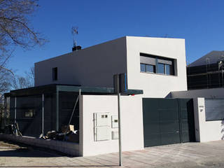 Casa con Energía Renovable Construida en 5 meses , AUNA ARQUITECTOS, S.L. AUNA ARQUITECTOS, S.L. Houses
