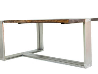 Mesa hierro crudo, madera envejecida. 90 x 60 x 40cm, Héctor Nevado Héctor Nevado Industrial style dining room