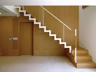中井の家, 株式会社エキップ 株式会社エキップ Eclectic style corridor, hallway & stairs