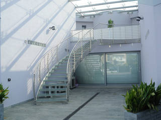 "E come tetto: il cielo..", Polymorpha Design for Living Polymorpha Design for Living Moderne Häuser