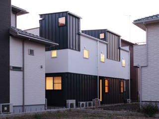 NKMR, 守山登建築研究所 守山登建築研究所 Casas modernas