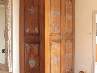 Bespoke Armoire, Future Antiques Future Antiques Спальня в классическом стиле