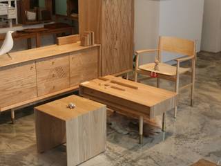 Showroom, TANT DESIGN_땅뜨디자인 TANT DESIGN_땅뜨디자인 Soggiorno classico