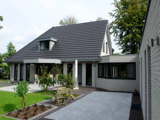 modern exterieur en High Tech binnenkant, mickers architectuur mickers architectuur モダンな 家