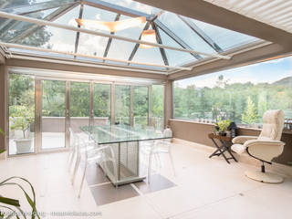 homify Modern conservatory