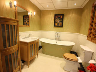 Hand Decorated Bath Tubs, Carte Blanche Decorative Painters Carte Blanche Decorative Painters クラシックスタイルの お風呂・バスルーム