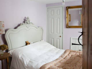 Warm and Welcoming family home, Simone Barker Interiors Simone Barker Interiors Country style bedroom