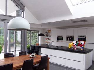 ​UITBREIDING EN UPGRADE VRIJSTAANDE WONING, EIKplan architecten BNA EIKplan architecten BNA Modern kitchen