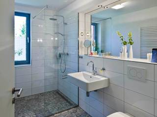 Bad 1 puschmann architektur Moderne Badezimmer Wannen und Duschen