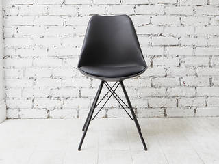 Eames, Out & Out Original Out & Out Original モダンデザインの ダイニング 椅子＆ベンチ