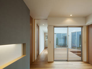 HOUSE IN SHIRATAKE, J.HOUSE ARCHITECT AND ASSOCIATES J.HOUSE ARCHITECT AND ASSOCIATES Modern Windows and Doors