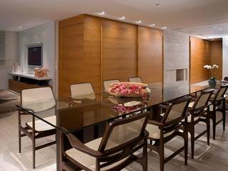 Residência T&L, Alessandra Contigli Arquitetura e Interiores Alessandra Contigli Arquitetura e Interiores ห้องทานข้าว