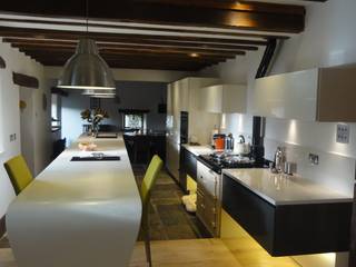 MR & MRS SHEPHERD'S KITCHEN, Diane Berry Kitchens Diane Berry Kitchens Cucina moderna