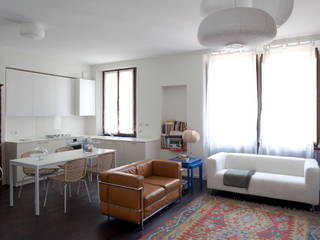 Ristrutturazione appartamento a Milano 80 mq, HBstudio HBstudio モダンデザインの リビング