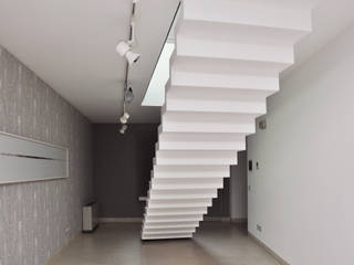 NEUTRO SU NEUTRO, Emanuela Orlando Progettazione Emanuela Orlando Progettazione Modern Corridor, Hallway and Staircase