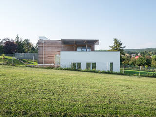 Energieeffizienter Landsitz bei Bratislava, Abendroth Architekten Abendroth Architekten Modern houses
