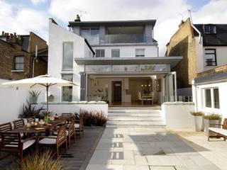 Old Dairy in Wandsworth, Thomas de Cruz Architects Thomas de Cruz Architects Moderner Balkon, Veranda & Terrasse