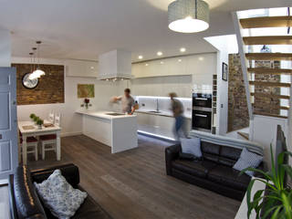 Open plan living/dining/kitchen R+L Architect ห้องครัว