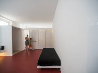Casa per un fotografo, Silvia Bortolini architetto Silvia Bortolini architetto Minimalist walls & floors