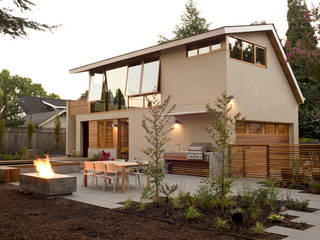 Laurelhurst Carriage House, PATH Architecture PATH Architecture Casas modernas