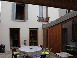 Maison a patio, http://romanschirmer.com/ http://romanschirmer.com/ Balcon, Veranda & Terrasse modernes