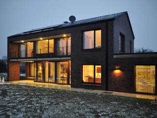 Einfamilienhaus | mit Flair, Lecke Architekten Lecke Architekten Moderne Häuser