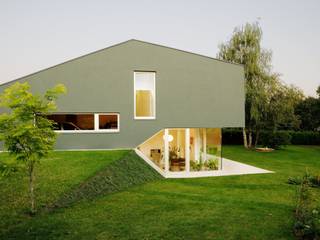 Split-Level-Haus in Wildon, KARL+ZILLER Architektur KARL+ZILLER Architektur Casas modernas: Ideas, diseños y decoración