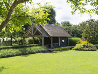 Klassieke villa tuin Waspik, De Rooy Hoveniers De Rooy Hoveniers Wiejski ogród
