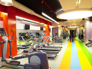 PHILIP MORRIS SABANCI GYM CENTER, TARKAN OKTAY MİMARLIK TARKAN OKTAY MİMARLIK Fitness minimalistas