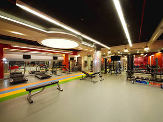 PHILIP MORRIS SABANCI GYM CENTER, TARKAN OKTAY MİMARLIK TARKAN OKTAY MİMARLIK Minimalist gym