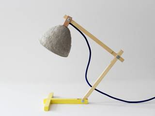 Metamorfozis - series of desk lamp made of wood, paper pulp and plaster, Crea-re Studio Crea-re Studio Industrial style study/office