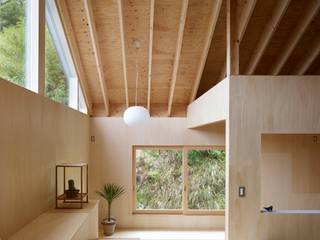 三滝の家, HANKURA Design HANKURA Design 에클레틱 창문 & 문