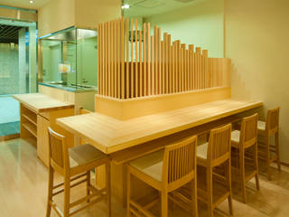 Japanese Restaurant UTAROU, INTERFACE INTERFACE Commercial spaces