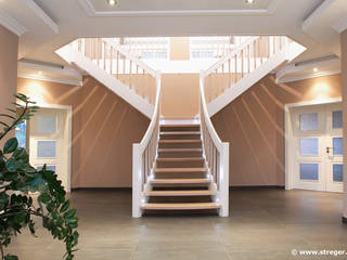 Holztreppe in T-Form, STREGER Massivholztreppen GmbH STREGER Massivholztreppen GmbH Classic style corridor, hallway and stairs