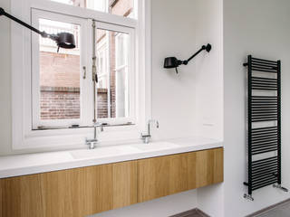 Badkamer privewoning Scheveningen, Not Only White B.V. Not Only White B.V. Bagno moderno