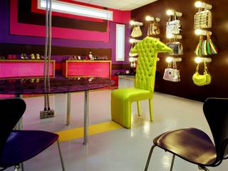 Showroom Pop Noir, MM18 Arquitetura MM18 Arquitetura Commercial spaces