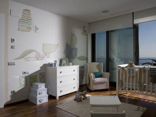 Una villa con vistas al mediterráneo, Laura Yerpes Estudio de Interiorismo Laura Yerpes Estudio de Interiorismo Nursery/kid’s room