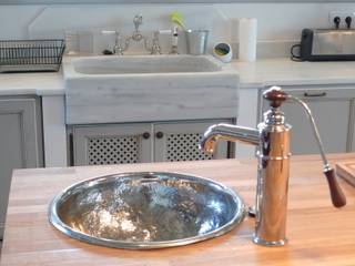 Medinaceli gris y blanco en Santander, Gamahogar Gamahogar Rustic style kitchen Sinks & taps