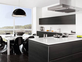 Y-line - GRIFFLOS UND DESIGNORIENTIERT, pronorm Einbauküchen GmbH pronorm Einbauküchen GmbH Modern kitchen