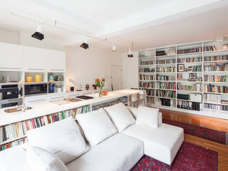 Discovery Bay Flat, HK, atelier blur / georges hung architecte d.p.l.g. atelier blur / georges hung architecte d.p.l.g. Modern living room Bookcase,Picture frame,Furniture,Couch,Shelf,Publication,Book,Shelving,Lighting,Television