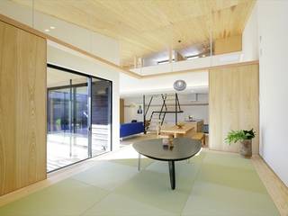 Yakisugi House, 長谷川拓也建築デザイン 長谷川拓也建築デザイン Asiatischer Multimedia-Raum