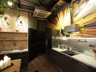 Кухня в стиле «industrial», Сделано со вкусом на ТНТ Сделано со вкусом на ТНТ Modern kitchen