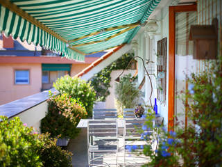 ANGOLI PROVENZALI | Genova, marta carraro marta carraro Mediterrane balkons, veranda's en terrassen