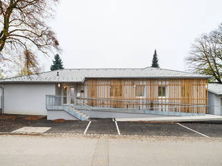 Arzthauses in Unterolberndorf / Weinviertel, Abendroth Architekten Abendroth Architekten 상업공간